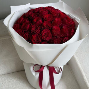 Crimson Elegance – 50 Premium Red Roses