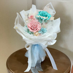Pastel Dreams – Pink & Blue Preserved Roses