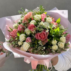 Luxe Amour Bloom – Pink & White Rose Bouquet for Joyful Hearts & Fresh Beginnings